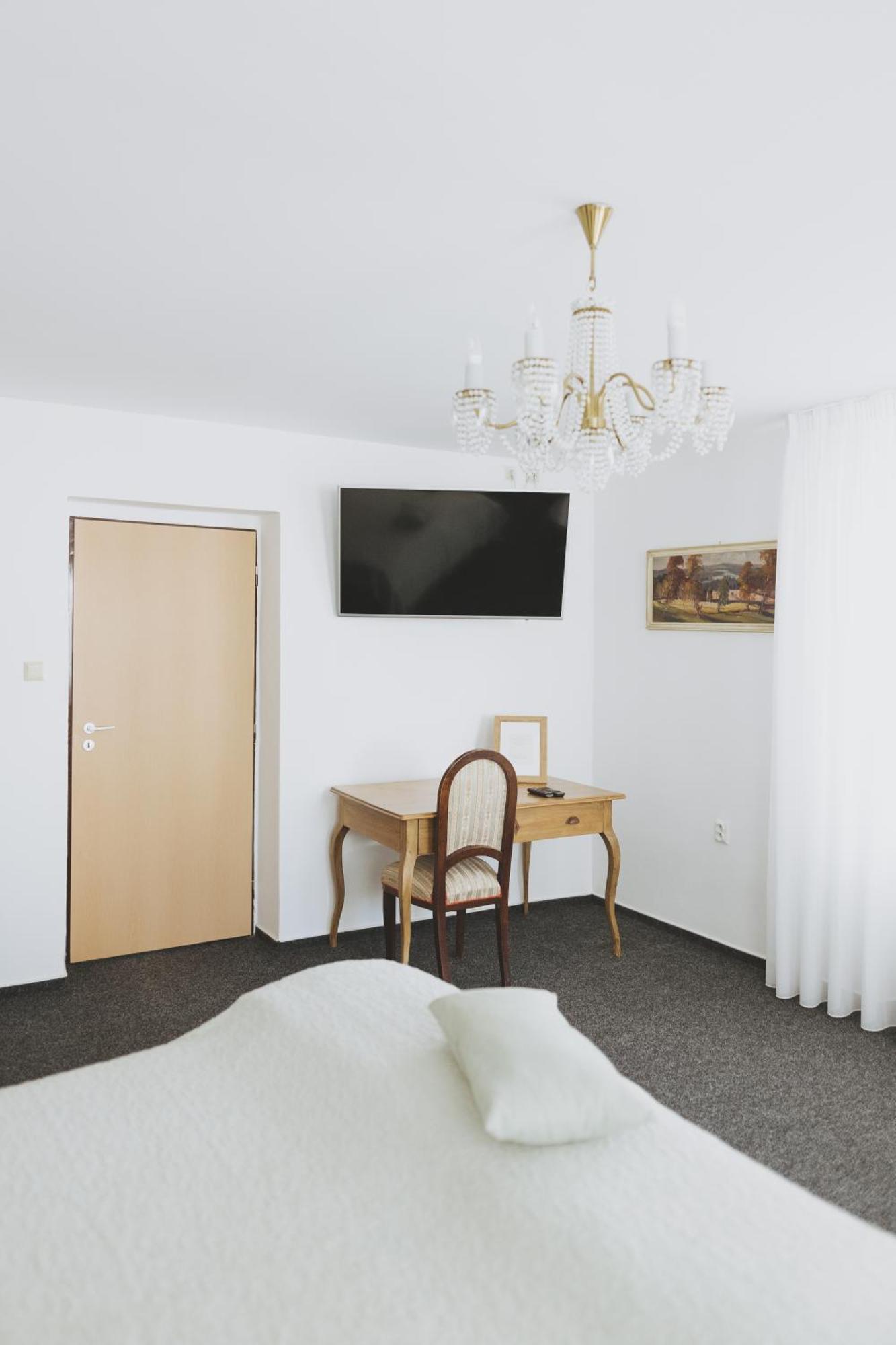 Penzion Jakub Lanškroun Exteriör bild